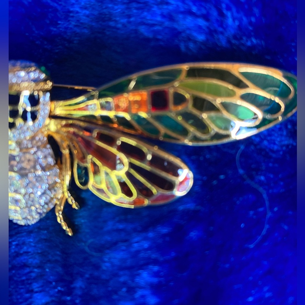 A RARE Joan Rivers Cicada  Colorful Insect Brooch - Picture 6 of 9